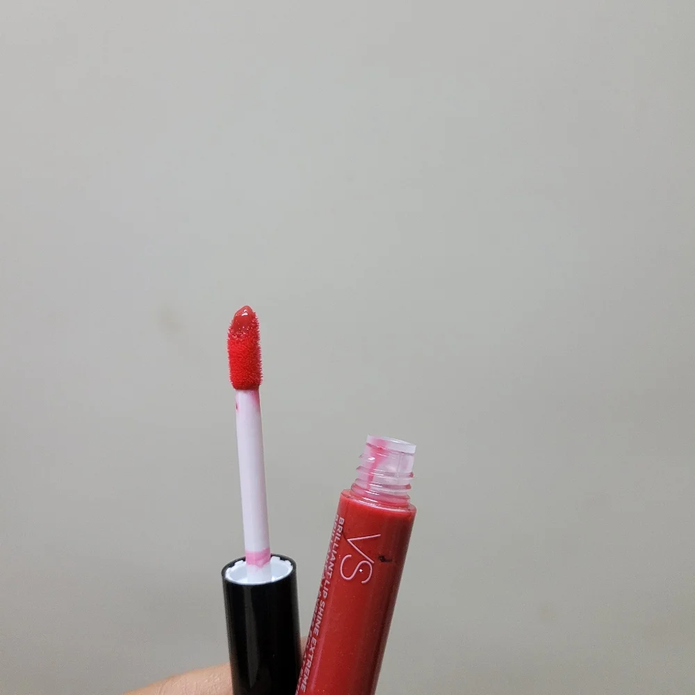 Victoria's Secret Lip Gloss - Picture 8 of 9